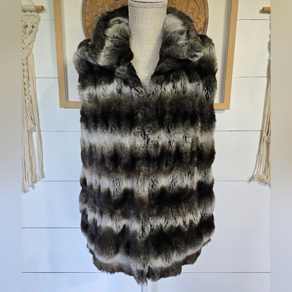 Faux Fur Vest by Jennifer Lopez Size L